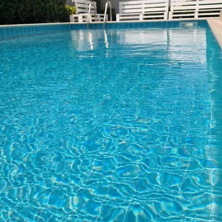 Costantino In Con Piscina Apartment *