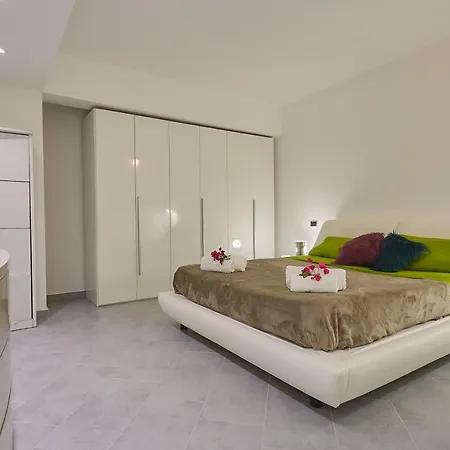 Apartment Costantino In Con Piscina